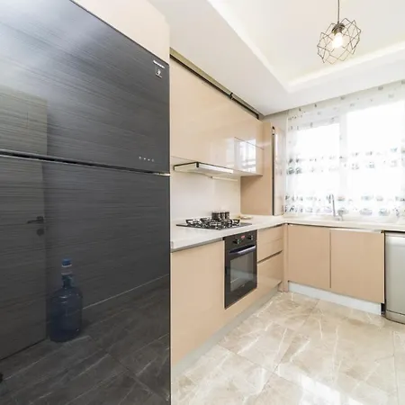 Luminous Flat 15 Min To Hadrian Gates